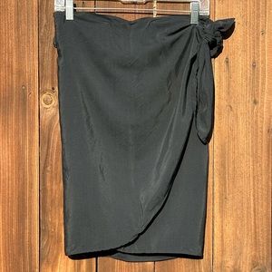 UNITED COLORS OF BENETTON VINTAGE PRISTINE BLACK WRAP AROUND SKIRT SZ 42 US 6